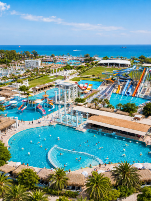 Kingdom Of Sea'de Tüm Gün Yeme Içme Dahil Havuz Ve Aquapark Girişi